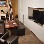 Halle, -preise, Große 79 Qm Sd Fewo, Eg, Wahlweise Mit 1- 3 Dz, Inklusiv Tv Lounge, Küche, Bad Wc Einfach Und Gut, Langzeitmieter Vb Preise
