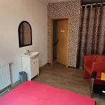 Halle, -preise, Große 79 Qm Sd Fewo, Eg, Wahlweise Mit 1- 3 Dz, Inklusiv Tv Lounge, Küche, Bad Wc Einfach Und Gut, Langzeitmieter Vb Preise *