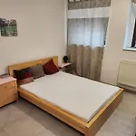 Halle, -preise, Grosse 79 Qm Sd Fewo, Eg, Wahlweise Mit 1- 3 Dz, Inklusiv Tv Lounge, Kueche, Bad Wc Einfach Und Gut, Langzeitmieter Vb Preise Διαμέρισμα Halle (Saale)