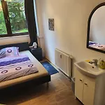 Halle, -preise, Große 79 Qm Sd Fewo, Eg, Wahlweise Mit 1- 3 Dz, Inklusiv Tv Lounge, Küche, Bad Wc Einfach Und Gut, Langzeitmieter Vb Preise *