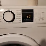 Halle, -preise, Große 79 Qm Sd Fewo, Eg, Wahlweise Mit 1- 3 Dz, Inklusiv Tv Lounge, Küche, Bad Wc Einfach Und Gut, Langzeitmieter Vb Preise Apartment