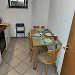 Apartment Halle, -preise, Große 79 Qm Sd Fewo, Eg, Wahlweise Mit 1- 3 Dz, Inklusiv Tv Lounge, Küche, Bad Wc Einfach Und Gut, Langzeitmieter Vb Preise *