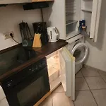 公寓 Halle, -preise, Grosse 79 Qm Sd Fewo, Eg, Wahlweise Mit 1- 3 Dz, Inklusiv Tv Lounge, Kueche, Bad Wc Einfach Und Gut, Langzeitmieter Vb Preise