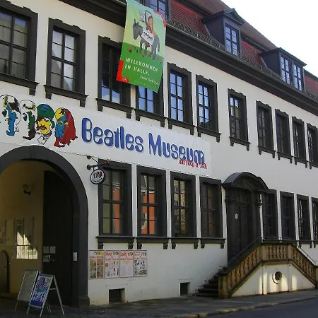 Apartamento Halle, -preise, Grosse 79 Qm Sd Fewo, Eg, Wahlweise Mit 1- 3 Dz, Tv Lounge, Kueche, Bad Wc Einfach Und Gut, Langzeitmieter Vb Preise