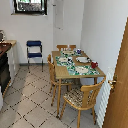 Halle, -preise, Grosse 79 Qm Sd Fewo, Eg, Wahlweise Mit 1- 3 Dz, Inklusiv Tv Lounge, Kueche, Bad Wc Einfach Und Gut, Langzeitmieter Vb Preise * Halle (Saale)