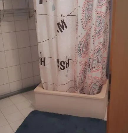 Halle, -preise, Grosse 79 Qm Sd Fewo, Eg, Wahlweise Mit 1- 3 Dz, Inklusiv Tv Lounge, Kueche, Bad Wc Einfach Und Gut, Langzeitmieter Vb Preise Apartament *
