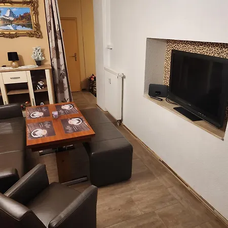 Halle, -preise, Grosse 79 Qm Sd Fewo, Eg, Wahlweise Mit 1- 3 Dz, Inklusiv Tv Lounge, Kueche, Bad Wc Einfach Und Gut, Langzeitmieter Vb Preise