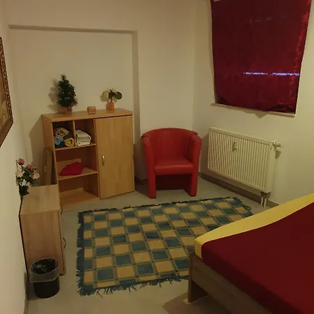 Halle, -preise, Grosse 79 Qm Sd Fewo, Eg, Wahlweise Mit 1- 3 Dz, Tv Lounge, Kueche, Bad Wc Einfach Und Gut, Langzeitmieter Vb Preise Halle (Saale)
