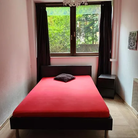 Halle, -preise, Grosse 79 Qm Sd Fewo, Eg, Wahlweise Mit 1- 3 Dz, Tv Lounge, Kueche, Bad Wc Einfach Und Gut, Langzeitmieter Vb Preise * Halle (Saale)