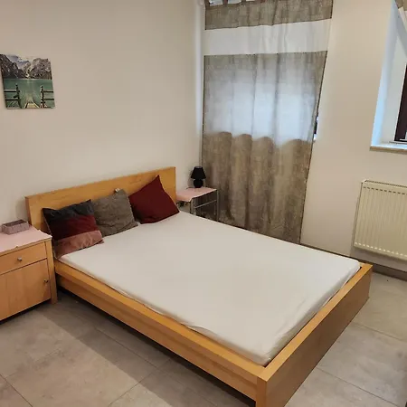Halle, -preise, Grosse 79 Qm Sd Fewo, Eg, Wahlweise Mit 1- 3 Dz, Inklusiv Tv Lounge, Kueche, Bad Wc Einfach Und Gut, Langzeitmieter Vb Preise Apartament Halle (Saale)