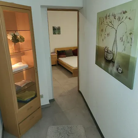Appartement Halle, -preise, Grosse 79 Qm Sd Fewo, Eg, Wahlweise Mit 1- 3 Dz, Inklusiv Tv Lounge, Kueche, Bad Wc Einfach Und Gut, Langzeitmieter Vb Preise Halle (Saale)