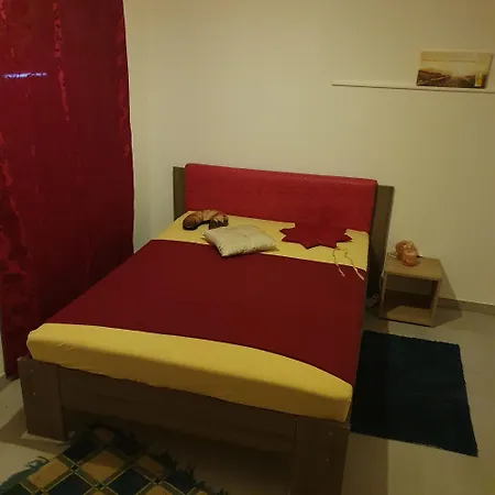 Appartement Halle, -preise, Grosse 79 Qm Sd Fewo, Eg, Wahlweise Mit 1- 3 Dz, Inklusiv Tv Lounge, Kueche, Bad Wc Einfach Und Gut, Langzeitmieter Vb Preise *