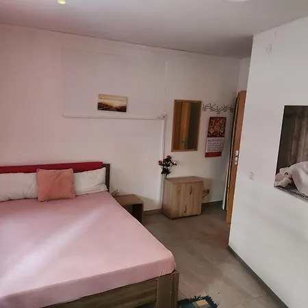 Halle, -preise, Grosse 79 Qm Sd Fewo, Eg, Wahlweise Mit 1- 3 Dz, Inklusiv Tv Lounge, Kueche, Bad Wc Einfach Und Gut, Langzeitmieter Vb Preise * Halle (Saale)