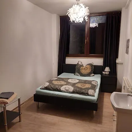 Halle, -preise, Grosse 79 Qm Sd Fewo, Eg, Wahlweise Mit 1- 3 Dz, Tv Lounge, Kueche, Bad Wc Einfach Und Gut, Langzeitmieter Vb Preise * Halle (Saale)
