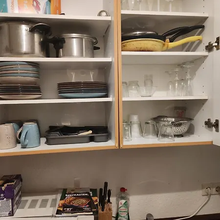 Apartament Halle, -preise, Grosse 79 Qm Sd Fewo, Eg, Wahlweise Mit 1- 3 Dz, Inklusiv Tv Lounge, Kueche, Bad Wc Einfach Und Gut, Langzeitmieter Vb Preise Halle (Saale)