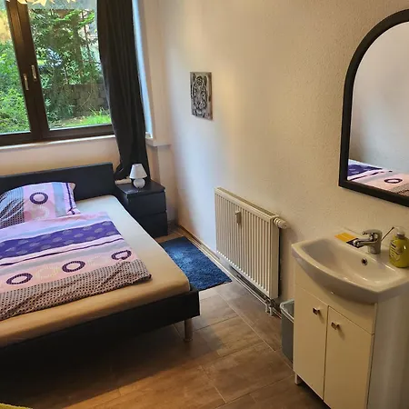 Halle, -preise, Grosse 79 Qm Sd Fewo, Eg, Wahlweise Mit 1- 3 Dz, Inklusiv Tv Lounge, Kueche, Bad Wc Einfach Und Gut, Langzeitmieter Vb Preise *