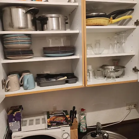 Apartamento Halle, -preise, Grosse 79 Qm Sd Fewo, Eg, Wahlweise Mit 1- 3 Dz, Inklusiv Tv Lounge, Kueche, Bad Wc Einfach Und Gut, Langzeitmieter Vb Preise *