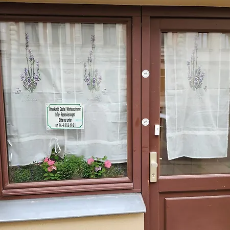 Halle, -preise, Grosse 79 Qm Sd Fewo, Eg, Wahlweise Mit 1- 3 Dz, Inklusiv Tv Lounge, Kueche, Bad Wc Einfach Und Gut, Langzeitmieter Vb Preise Апартаменты *