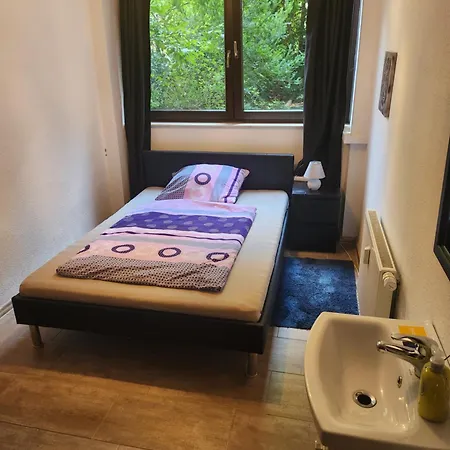 Halle, -preise, Grosse 79 Qm Sd Fewo, Eg, Wahlweise Mit 1- 3 Dz, Inklusiv Tv Lounge, Kueche, Bad Wc Einfach Und Gut, Langzeitmieter Vb Preise Apartmán Halle (Saale)