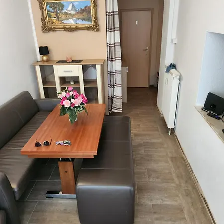 Halle, -preise, Grosse 79 Qm Sd Fewo, Eg, Wahlweise Mit 1- 3 Dz, Tv Lounge, Kueche, Bad Wc Einfach Und Gut, Langzeitmieter Vb Preise Halle (Saale)
