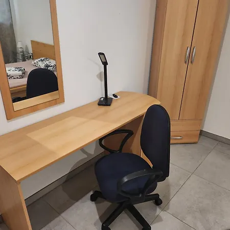Halle, -preise, Grosse 79 Qm Sd Fewo, Eg, Wahlweise Mit 1- 3 Dz, Inklusiv Tv Lounge, Kueche, Bad Wc Einfach Und Gut, Langzeitmieter Vb Preise 公寓 Halle (Saale)