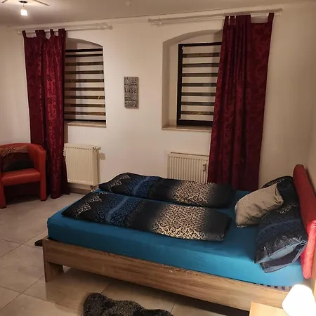 Halle, -preise, Grosse 79 Qm Sd Fewo, Eg, Wahlweise Mit 1- 3 Dz, Inklusiv Tv Lounge, Kueche, Bad Wc Einfach Und Gut, Langzeitmieter Vb Preise 公寓 *
