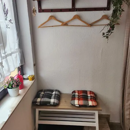 Halle, -preise, Grosse 79 Qm Sd Fewo, Eg, Wahlweise Mit 1- 3 Dz, Tv Lounge, Kueche, Bad Wc Einfach Und Gut, Langzeitmieter Vb Preise * Halle (Saale)