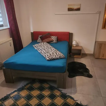Halle, -preise, Grosse 79 Qm Sd Fewo, Eg, Wahlweise Mit 1- 3 Dz, Inklusiv Tv Lounge, Kueche, Bad Wc Einfach Und Gut, Langzeitmieter Vb Preise 公寓 Halle (Saale)