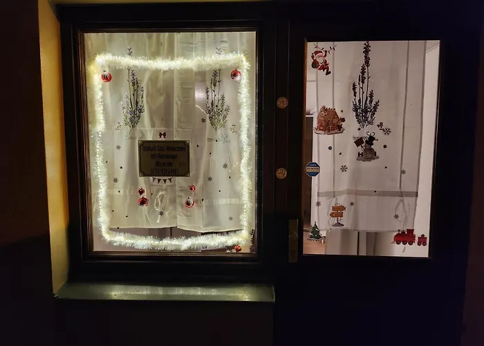 Halle, -preise, Grosse 79 Qm Sd Fewo, Eg, Wahlweise Mit 1- 3 Dz, Inklusiv Tv Lounge, Kueche, Bad Wc Einfach Und Gut, Langzeitmieter Vb Preise ハレ