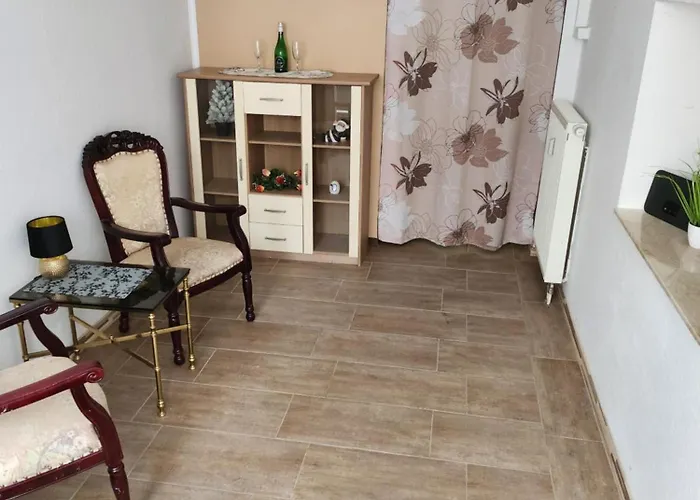 Halle, -preise, Grosse 79 Qm Sd Fewo, Eg, Wahlweise Mit 1- 3 Dz, Inklusiv Tv Lounge, Kueche, Bad Wc Einfach Und Gut, Langzeitmieter Vb Preise Halle (Saale)